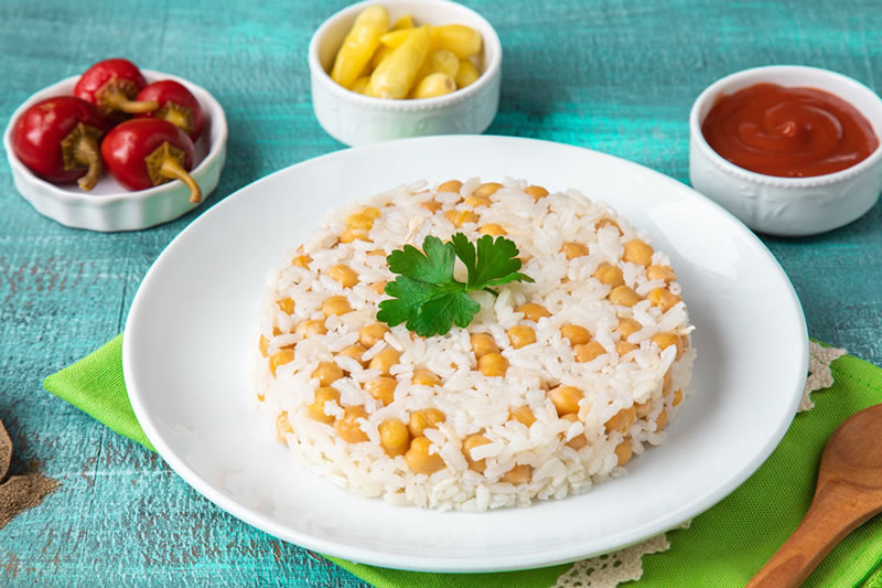 300 Kişilik Tavuklu Pilavı Fiyatı: Davetleriniz İçin Hesaplı Bir Seçenek!